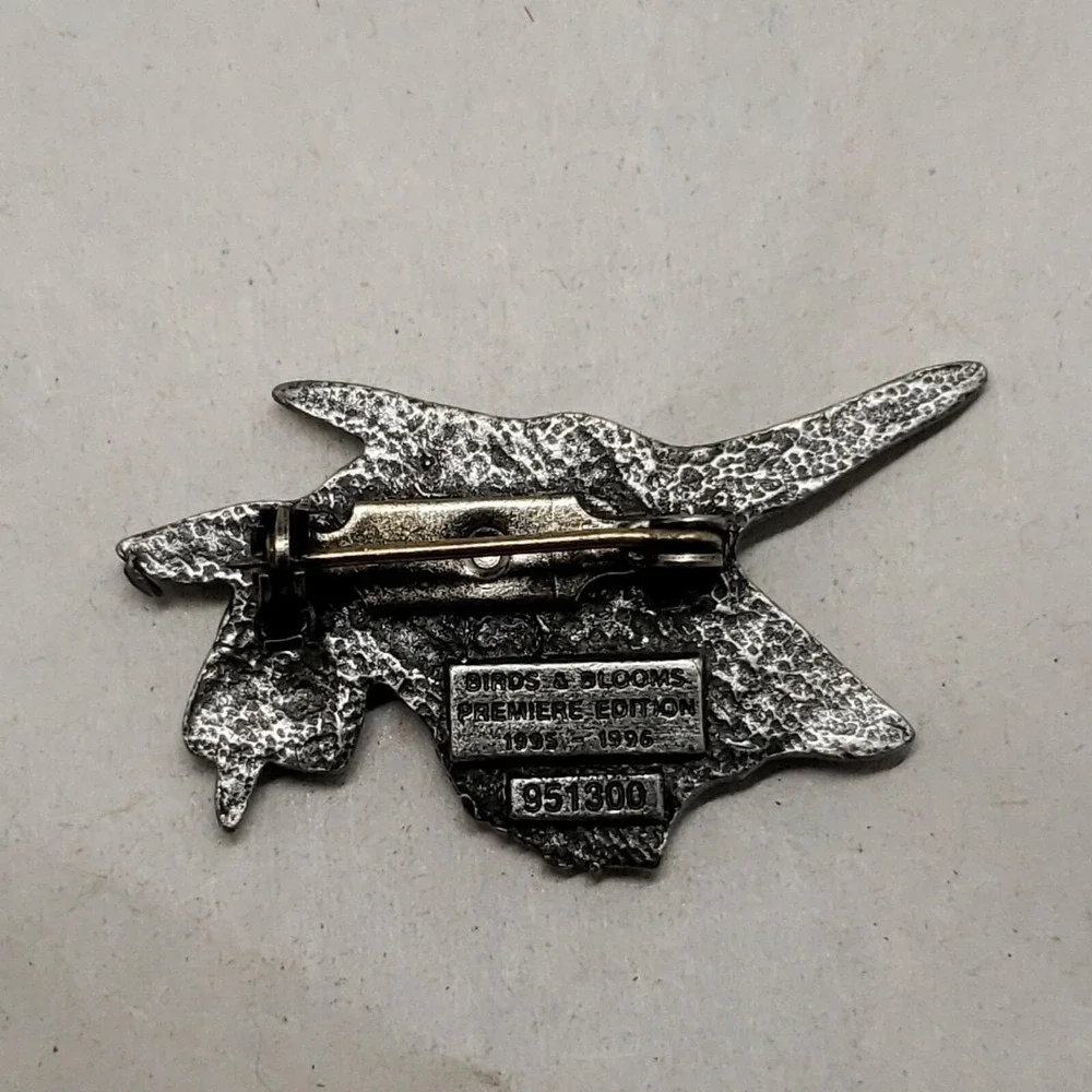 Vintage 1996 Birds & Blooms premiere edition hummingbird brooch pin‎